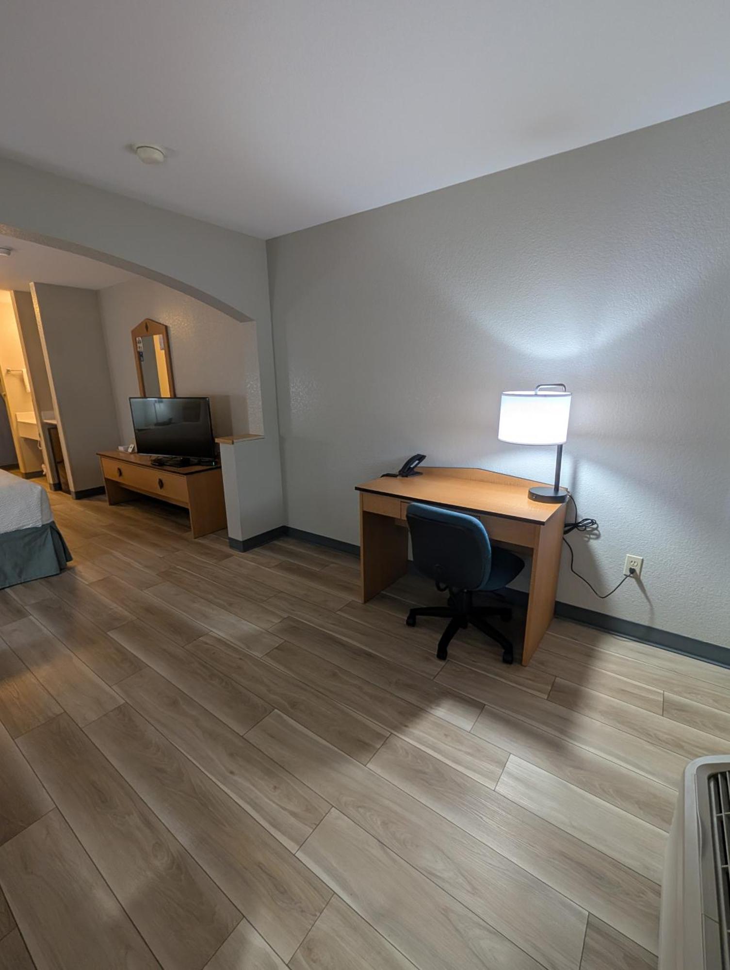 Days Inn & Suites By Wyndham Castle Rock Zewnętrze zdjęcie