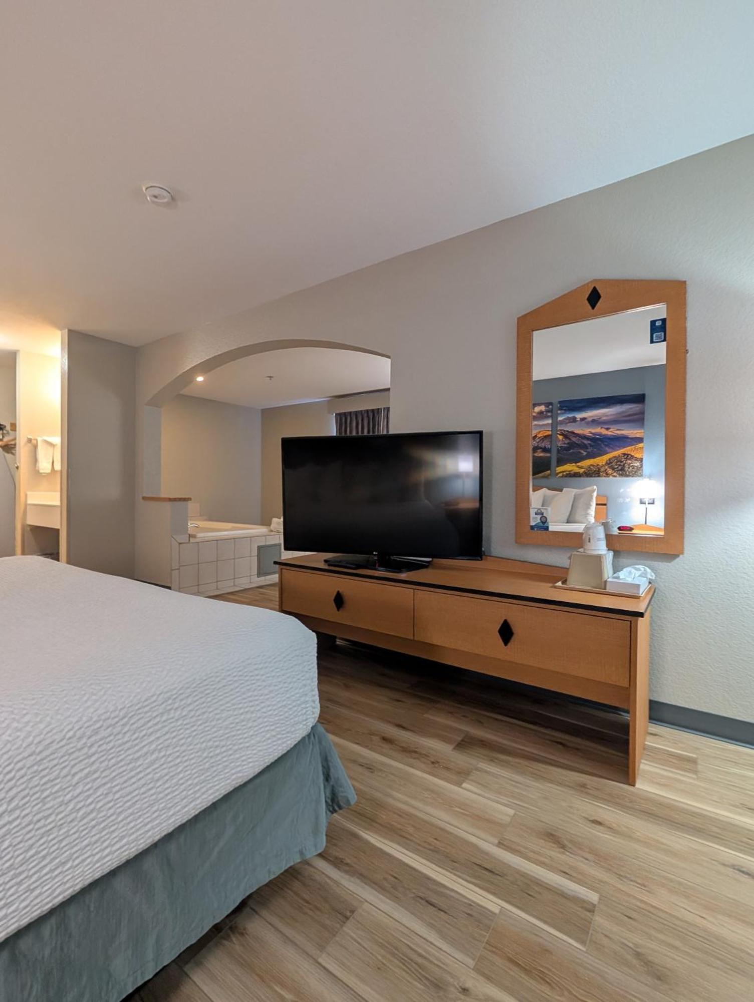 Days Inn & Suites By Wyndham Castle Rock Zewnętrze zdjęcie