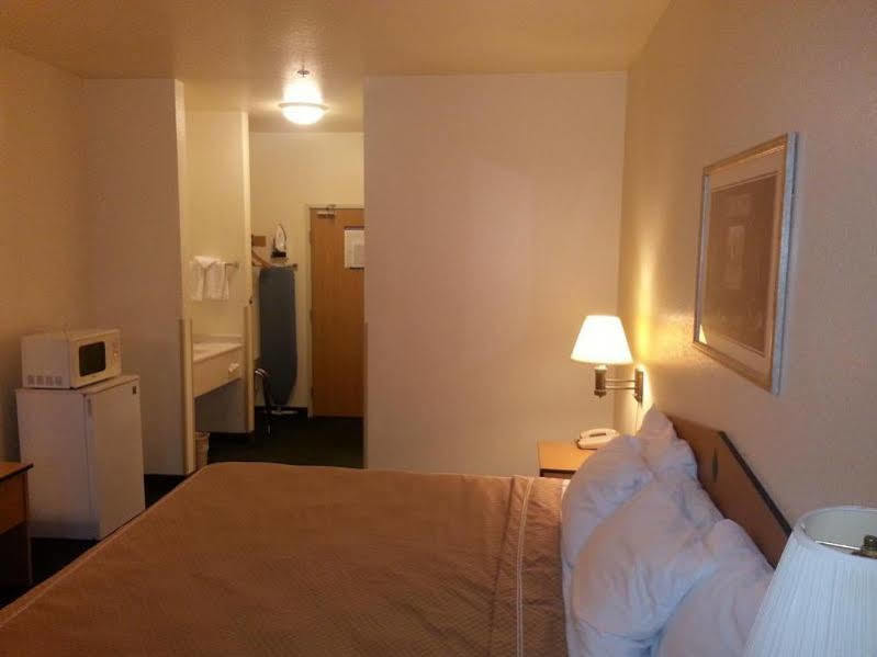 Days Inn & Suites By Wyndham Castle Rock Zewnętrze zdjęcie