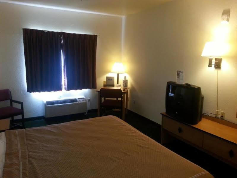 Days Inn & Suites By Wyndham Castle Rock Zewnętrze zdjęcie